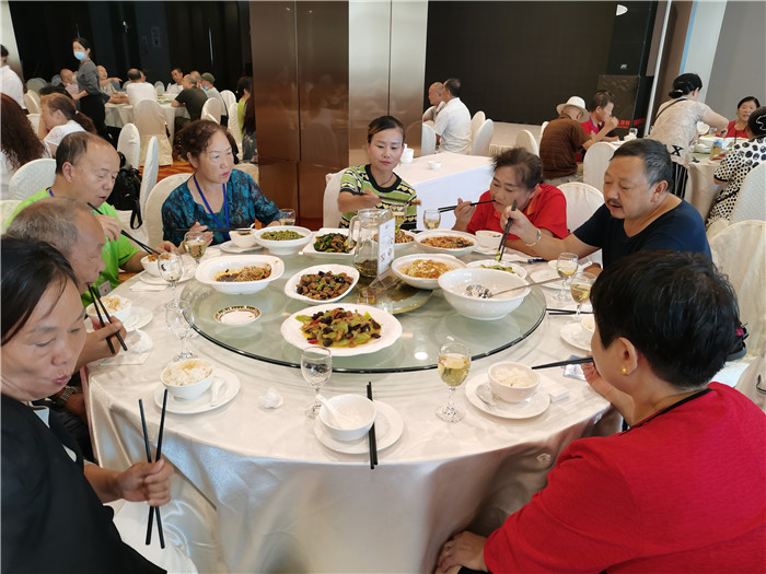 綿陽(yáng)中旅行假日旅行社2021長(zhǎng)江三峽游輪線(xiàn)路分享會(huì)